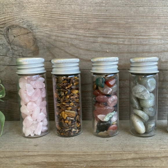 mini Jar Of Crystal Chips - Picture 1 of 2